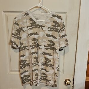 Old Navy Men's Short Sleeve Camouflage Tee